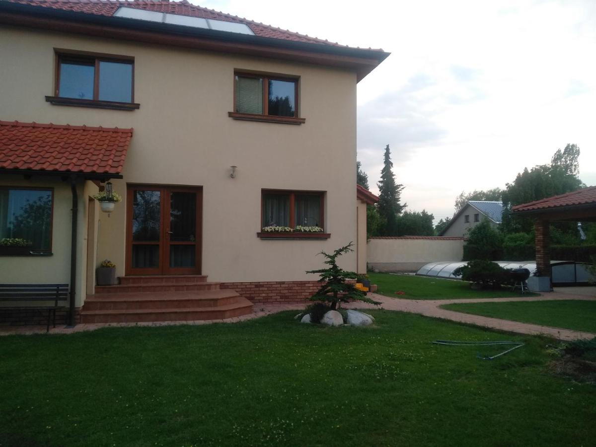 Domo Apartment Stredokluky Экстерьер фото